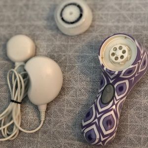 Gently used Clarisonic Mia 2 with new brush.